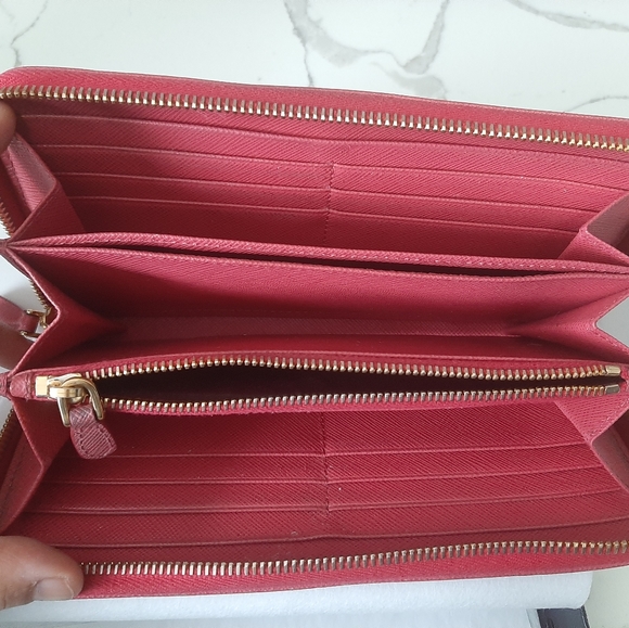 Prada pink wallet - Picture 4 of 16